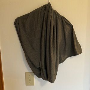 Lululemon scarf shall
